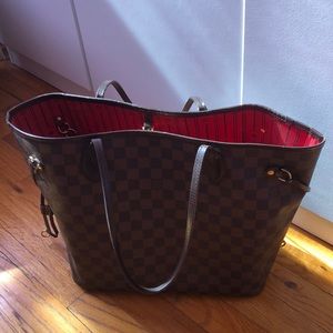 Louis Vuitton Neverfull Bag MM
